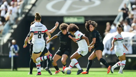 Jogo acontece neste sábado (15)