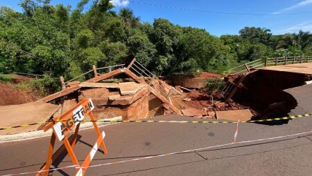 A pista está completamente fechada para evitar acidentes