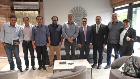 Reunião entre o Governador e prefeitos.