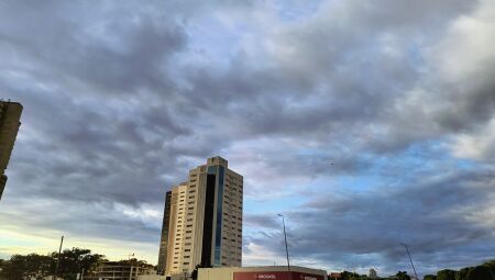 Céu amanheceu um pouco nublado em Campo Grande