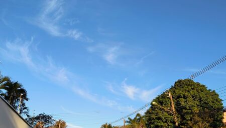 Céu azul e friozinho logo cedo em Campo Grande