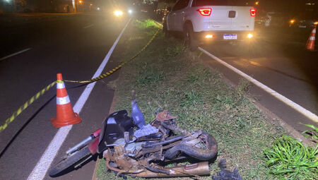 Motocicleta ficou destruída