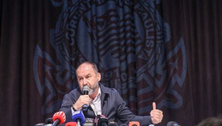 Augusto se despediu do clube antes da votação