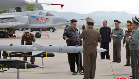Kim Jong-un pede que Coreia do Norte "intensifique" preparações para a guerra