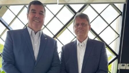 Eduardo Riedel e Tarcísio de Freitas, governador de São Paulo pelo Republicanos