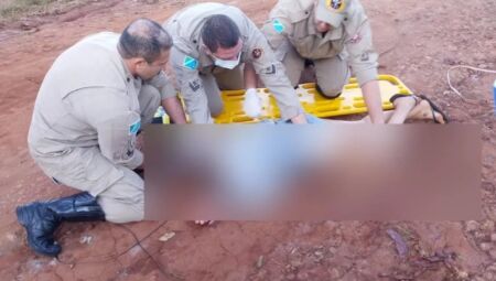 A vítima foi socorrida pelo Corpo de Bombeiros