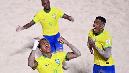 Mauricinho comemora o segundo gol brasileiro 