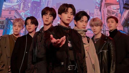 O BTS é composto (da esquerda para a direita) por Jhope, Jimin, Jin, Jungkook, Taehyung, Yoongi e Namjoon