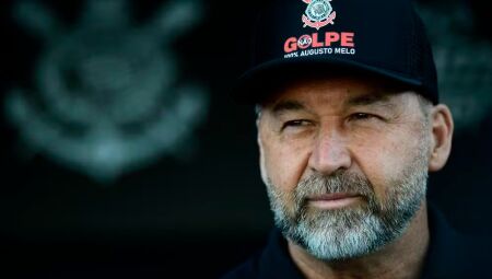 Augusto Melo pode deixar o cargo nesta segunda-feira 