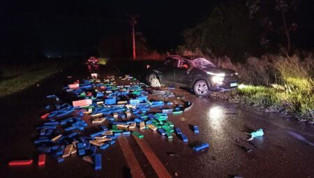 Paraguaio é perseguido e capota caminhonete carregada com 700kg de maconha na BR-163