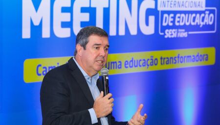 Riedel destaca integração entre educação e mercado de trabalho em evento do Sesi