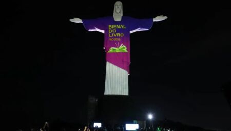 Bienal chega ao último dia