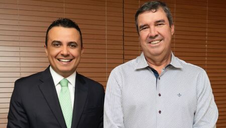 Presidente do IDAMS, João Paulo Lacerda e governador de MS, Eduardo Riedel 