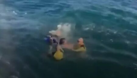 Pânico! Ventania arrasta 73 para o mar e grupo fica preso à deriva