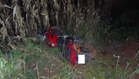 Homem bate em mulher para defender namorada durante briga em Ponta Porã