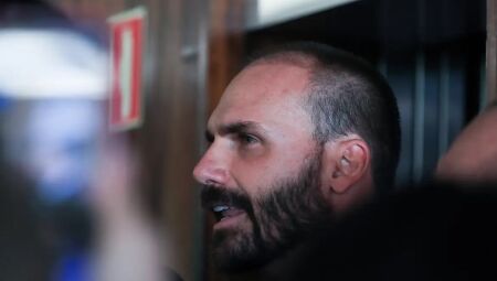 Eduardo Bolsonaro enquanto ainda estava no Brasil