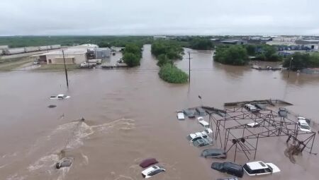 Enchentes atingem o estado do Texas, nos EUA 