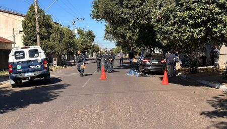 Motociclista foi arremessado para muito longe do impacto