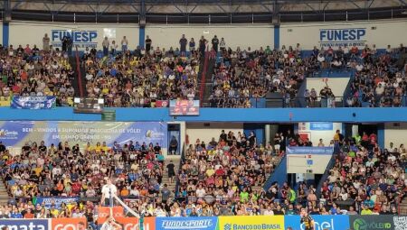 Guanandiz&atilde;o lotado para jogo da Superliga 2024/2025