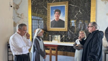 Canonização de Carlo Acutis começa com chegada de pulôver em setembro na Capital
