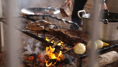Assar carne também é uma competição