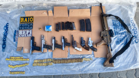 Armas foram apreendidas - 