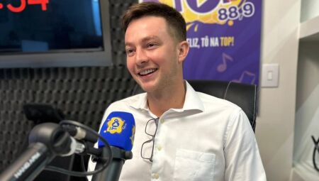 Prefeito participou de uma entrevista na Rádio Top ontem (16)