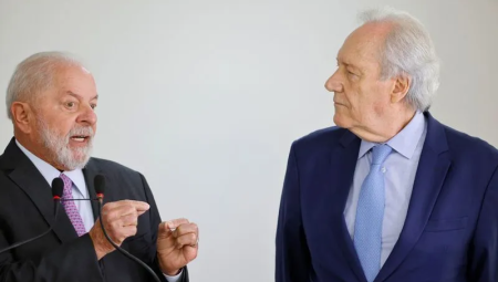 Presidente Lula ao lado do ministro Ricardo Lewandowski