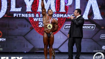 Ramon Dino faz história e conquista Mr. Olympia 2025