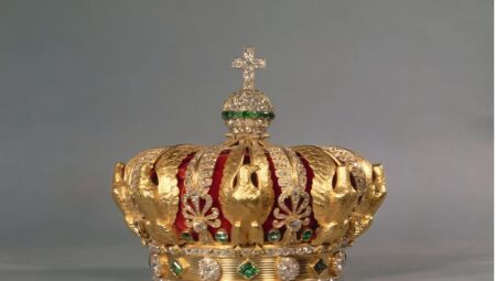 Louvre.  Coroa da Imperatriz Eugênia (1855), de Gabriel Lemonnier