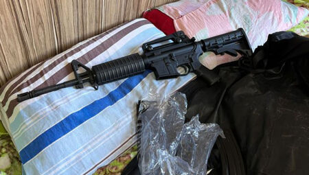 Armas foram apreendidas