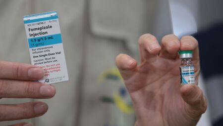 Além do fomepizol, outra substância capaz de reverter a intoxicação é o etanol farmacêutico