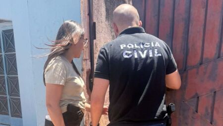 Policiais prenderam o casal