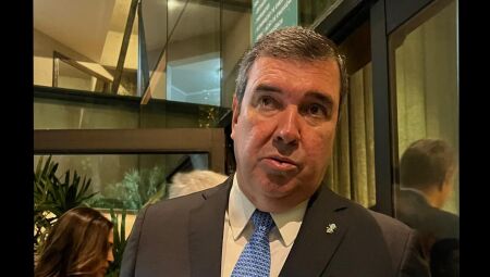 Governador Eduardo Riedel