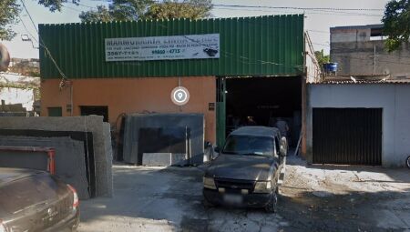 Homem é morto por colega após discussão e piada homofóbica em marmoraria de BH
