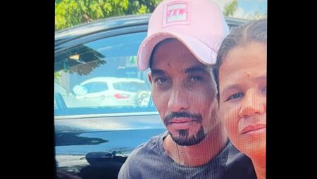 Carlos está foragido