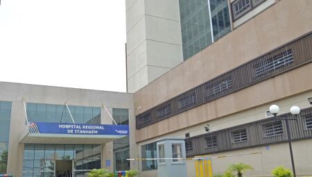 Adolescente está internada no Hospital Regional de Itanhaém (SP)