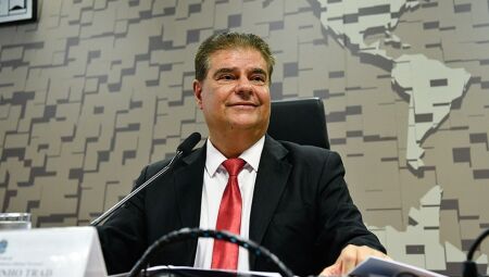 Presidente da CRE, senador Nelsinho Trad