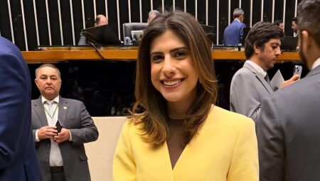 Camila Jara propõe "Botão do Pânico" em todas as unidades de saúde do país