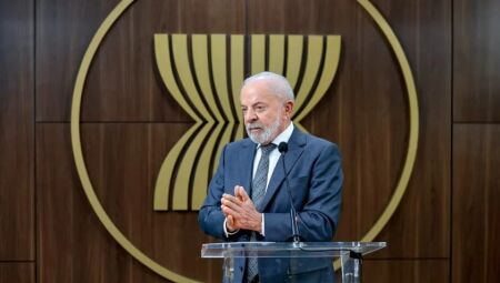 Após dizer que traficantes são "vítimas dos usuários", Lula se retrata