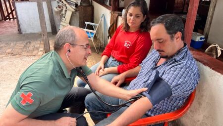 Expedição leva 800 atendimentos à fazenda de Manoel de Barros