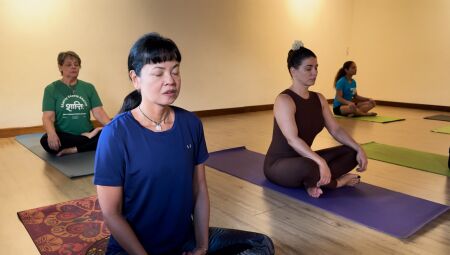JD1TV: Yoga promove equil&iacute;brio, sa&uacute;de e bem-estar para todas as idades na Capital