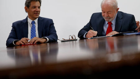 Governo cria "colchão" de R$ 24 bi para segurar gastos e cumprir meta fiscal de 2025