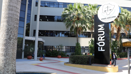 Mais de 30 presos passam por audiência de custódia neste domingo em Campo Grande