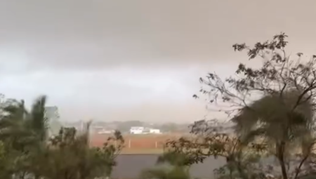 Ventos vieram com intensidade forte no temporal
