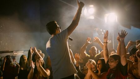 Max Henrique faz sucesso com a música 'Atordoado'