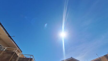 Dia amanhece com sol em 'céu de brigadeiro'