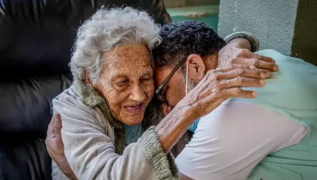 O tema da redação do Exame Nacional do Ensino Médio (Enem) de 2025  é: "Perspectivas acerca do envelhecimento na sociedade brasileira".