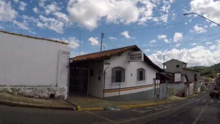 No trajeto até a delegacia, ela afirmou estar grávida de trigêmeos e ser portadora de leucemia