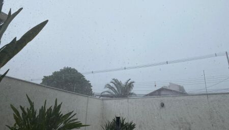 Chuva chegou de surpresa na cidade